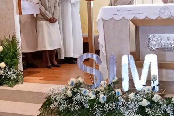 ESSE.SEIS.ROSAS.EUCARISTICAS.BLOG.JUNIO.2024.4